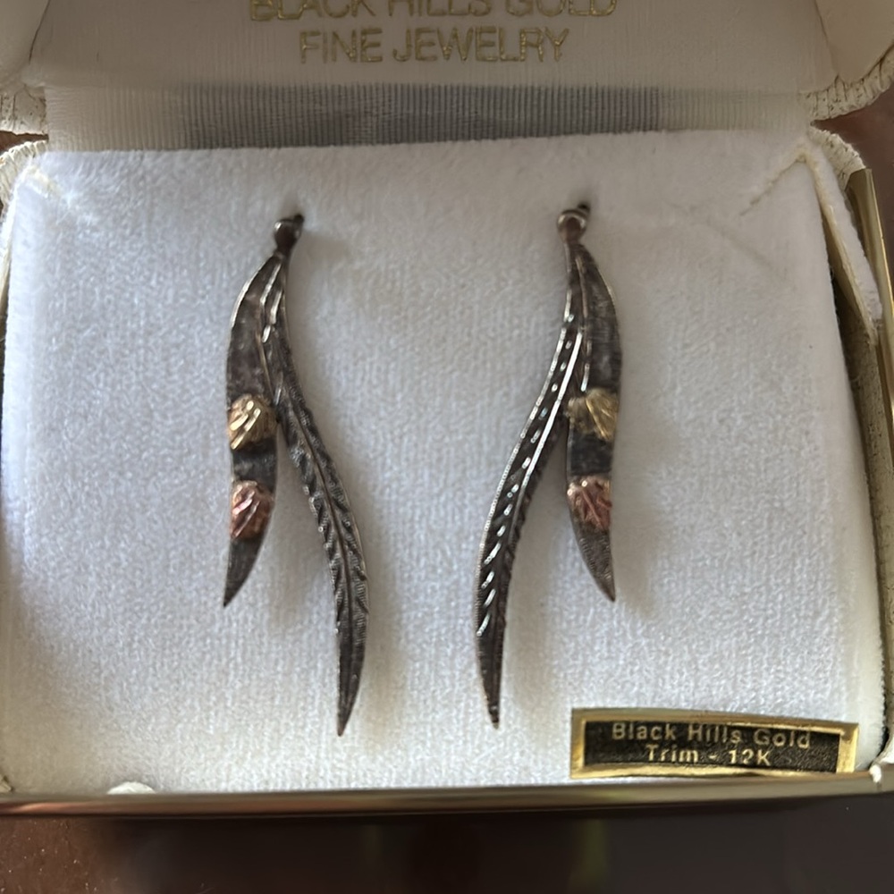 Rushmore Gold Company Tricolor Black Hills Gold Fine Jewelry Earrings View 3